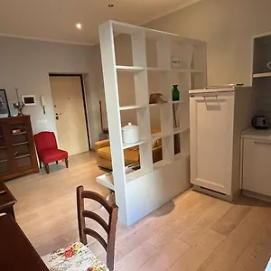 https://popehs-rome.it-romehotels.com